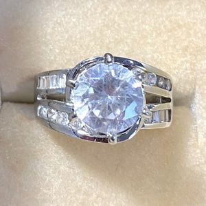 Size 8 Ladies Large Diamond Ring